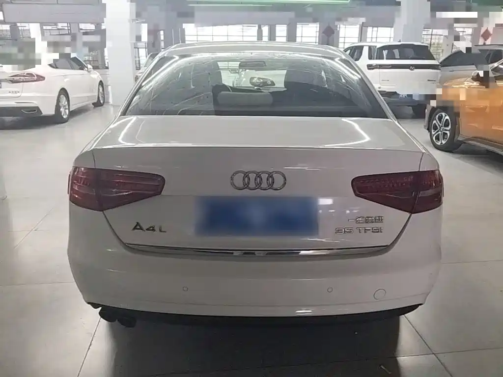 Audi A4L 2014