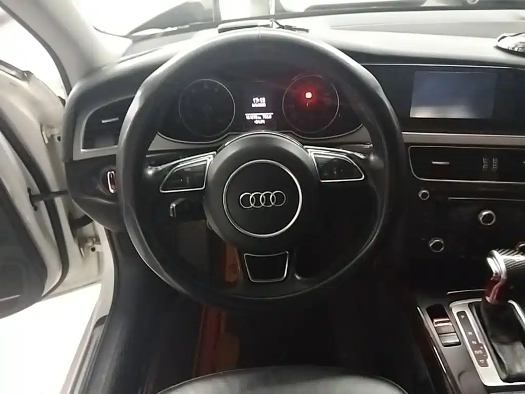 Audi A4L 2014