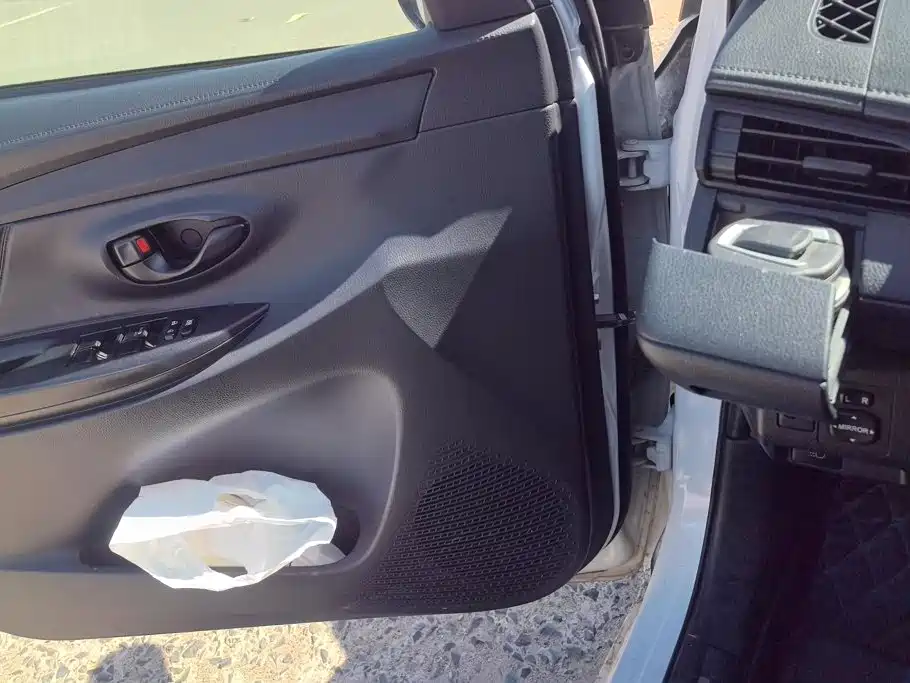 Toyota Yaris L 2016
