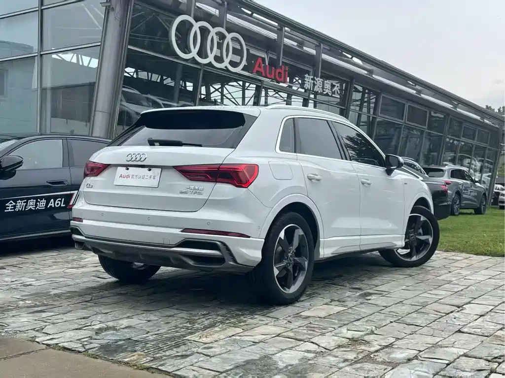 Audi Q3 2023 — фото 8