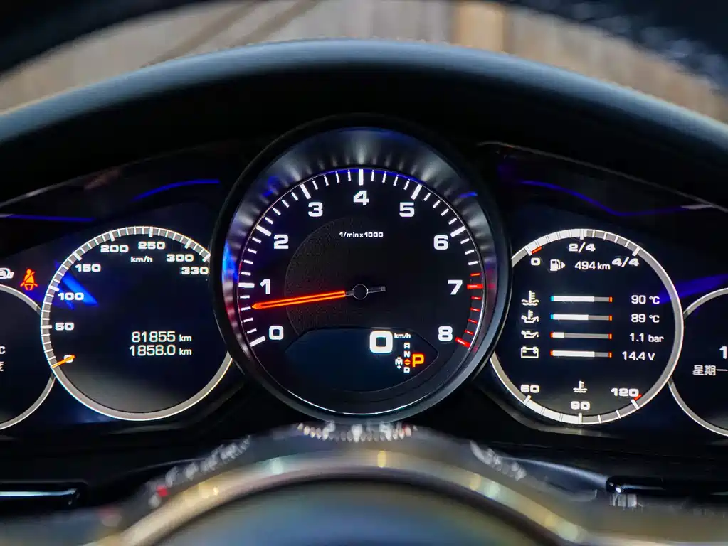 Porsche Panamera 2017 — фото 10
