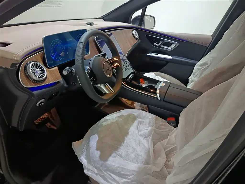 Mercedes-Benz EQE SUV 2025