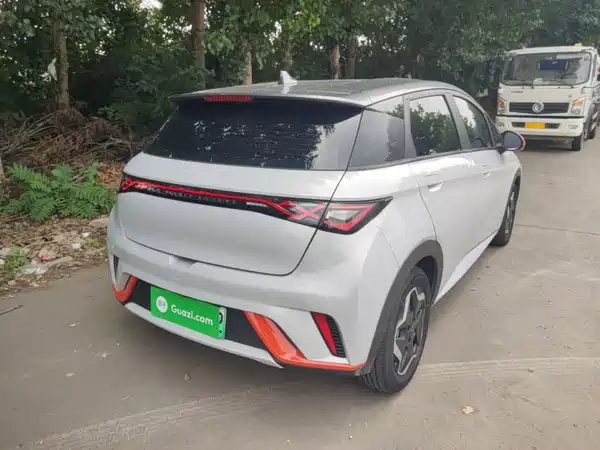 BYD Dolphin 2022