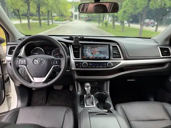 Toyota Highlander 2016