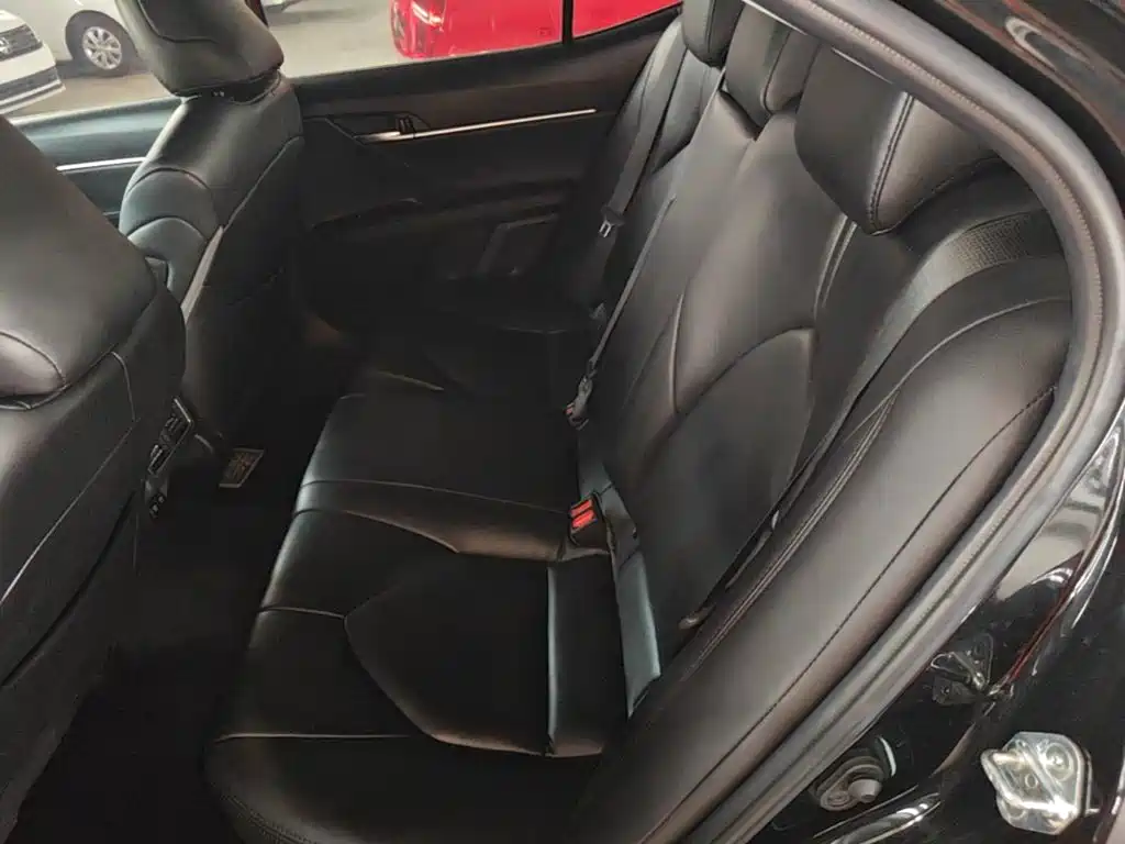 Toyota Camry 2021 — фото 17