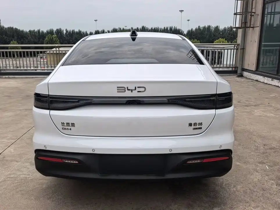 BYD Seal 05 DM-i 2025 — фото 12