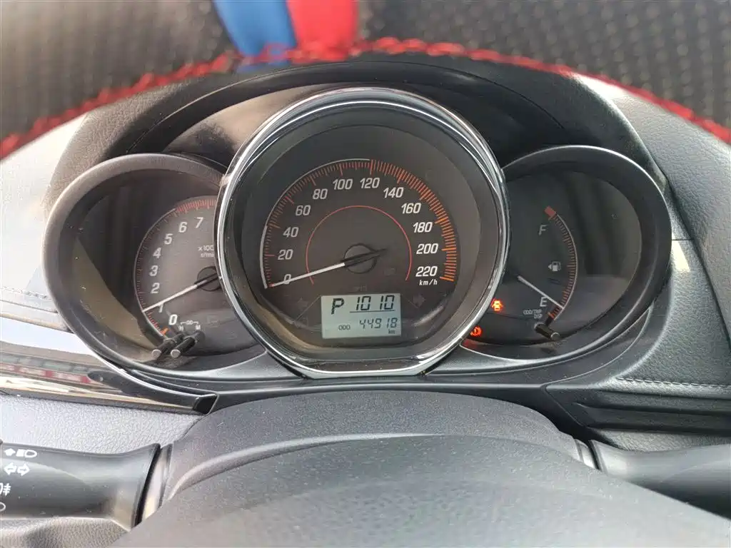 Toyota Yaris L 2020 — фото 12