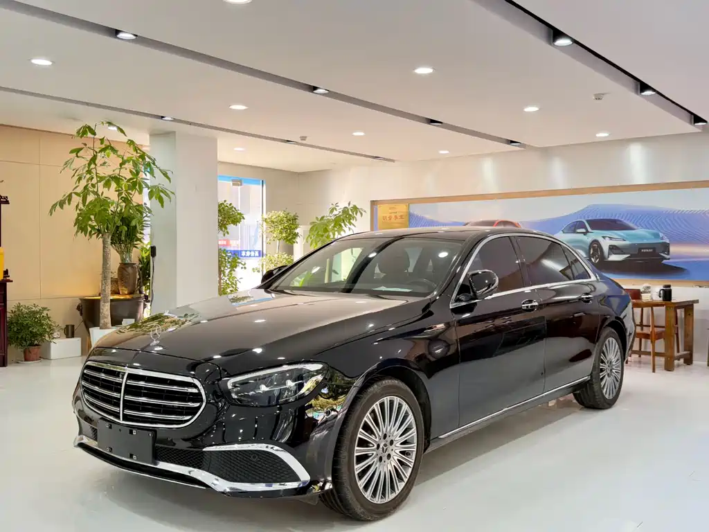 Mercedes-Benz E-Class 2022