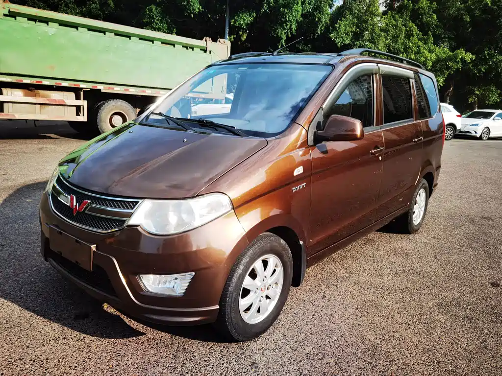 Wuling Hongguang 2015 — фото 1