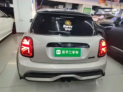 MINI MINI 2023