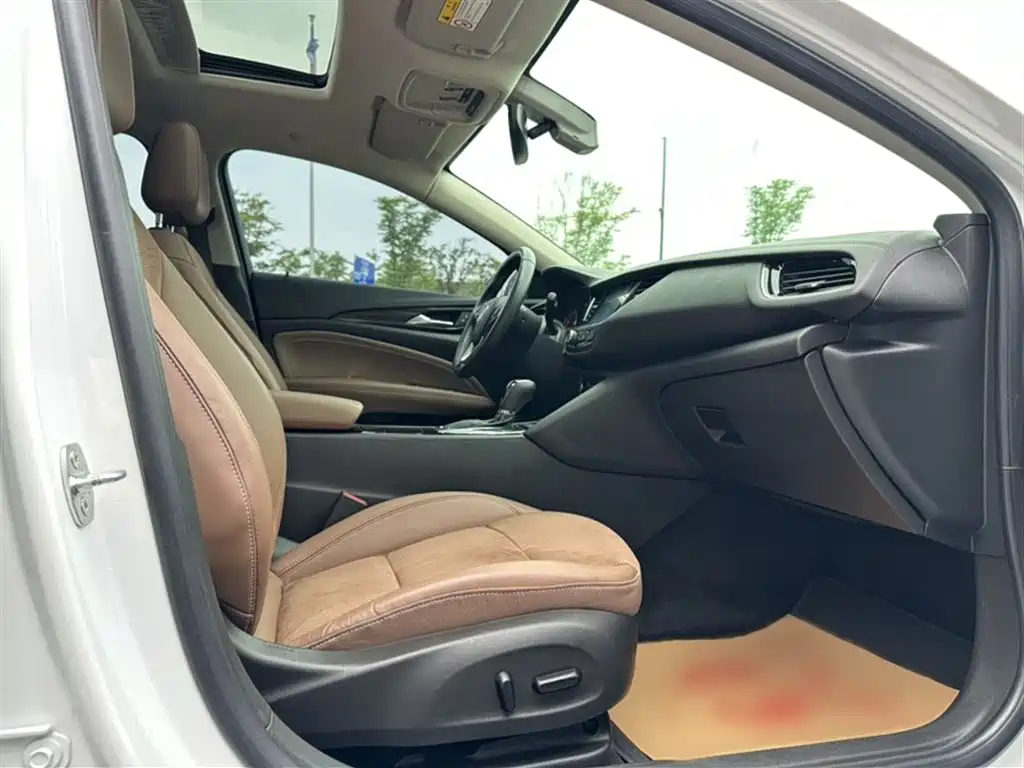 Buick Regal 2020 — фото 13