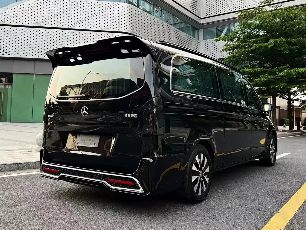 Mercedes-Benz Vito 2023 — фото 13