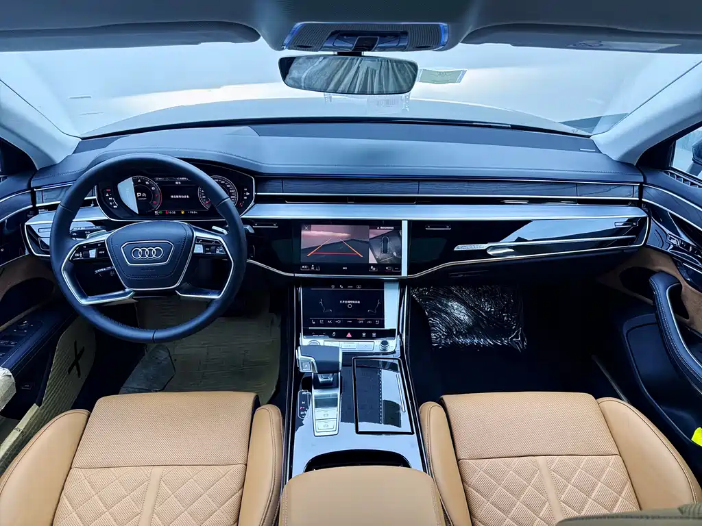 Audi A8 — фото 15
