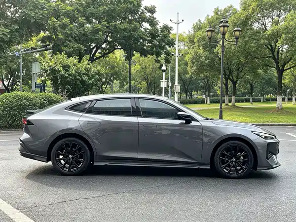 Changan UNI-V 2024