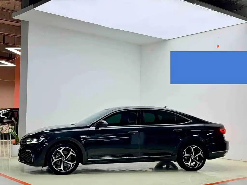 Volkswagen Passat 2025