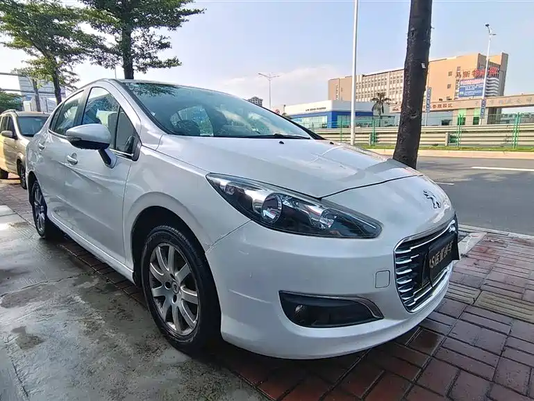 Peugeot 308 2015