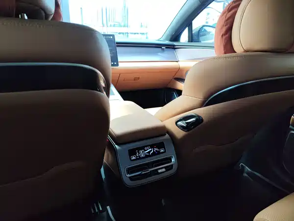 BYD Han L 2025