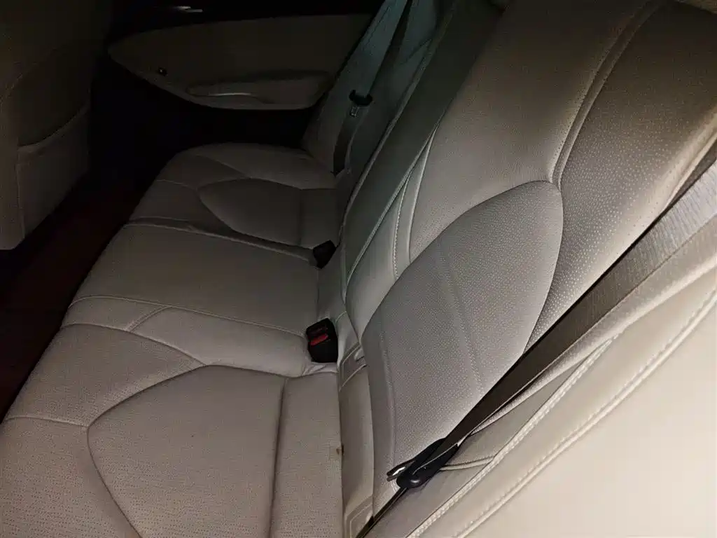 Toyota Avalon 2023 — фото 13