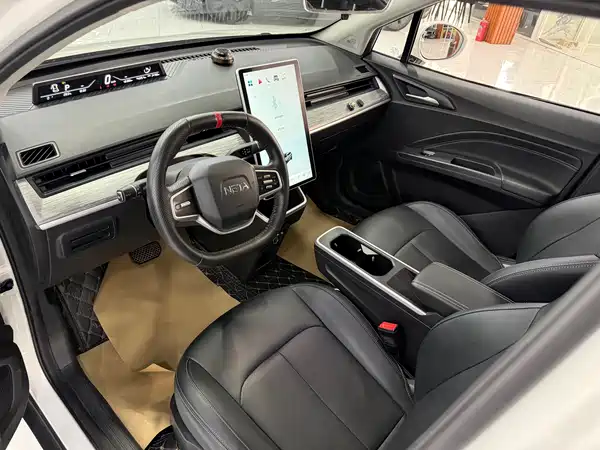 Neta V 2022