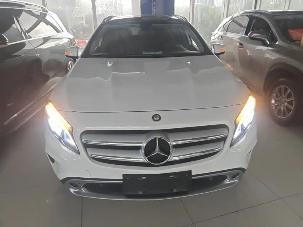 Mercedes-Benz GLA 2015