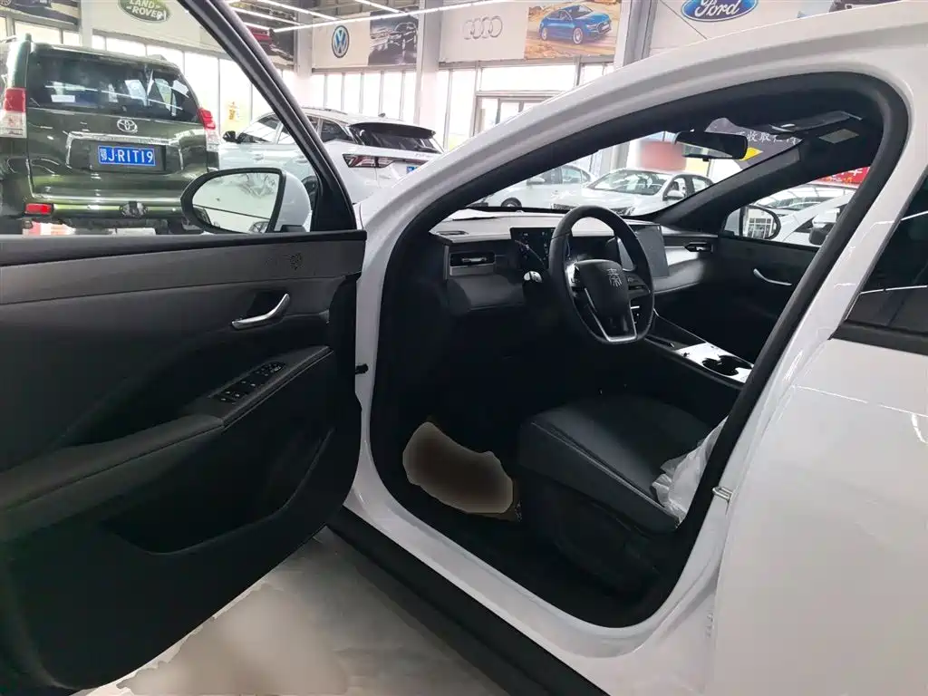 BYD Qin PLUS 2026 — фото 16