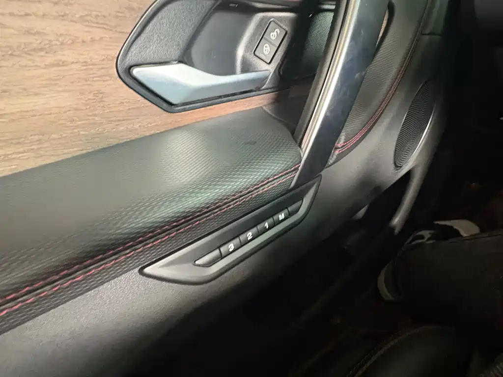 Land Rover Discovery Sport 2020 — фото 17