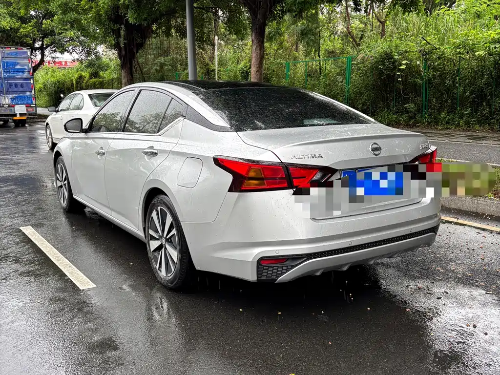 Nissan Teana 2022