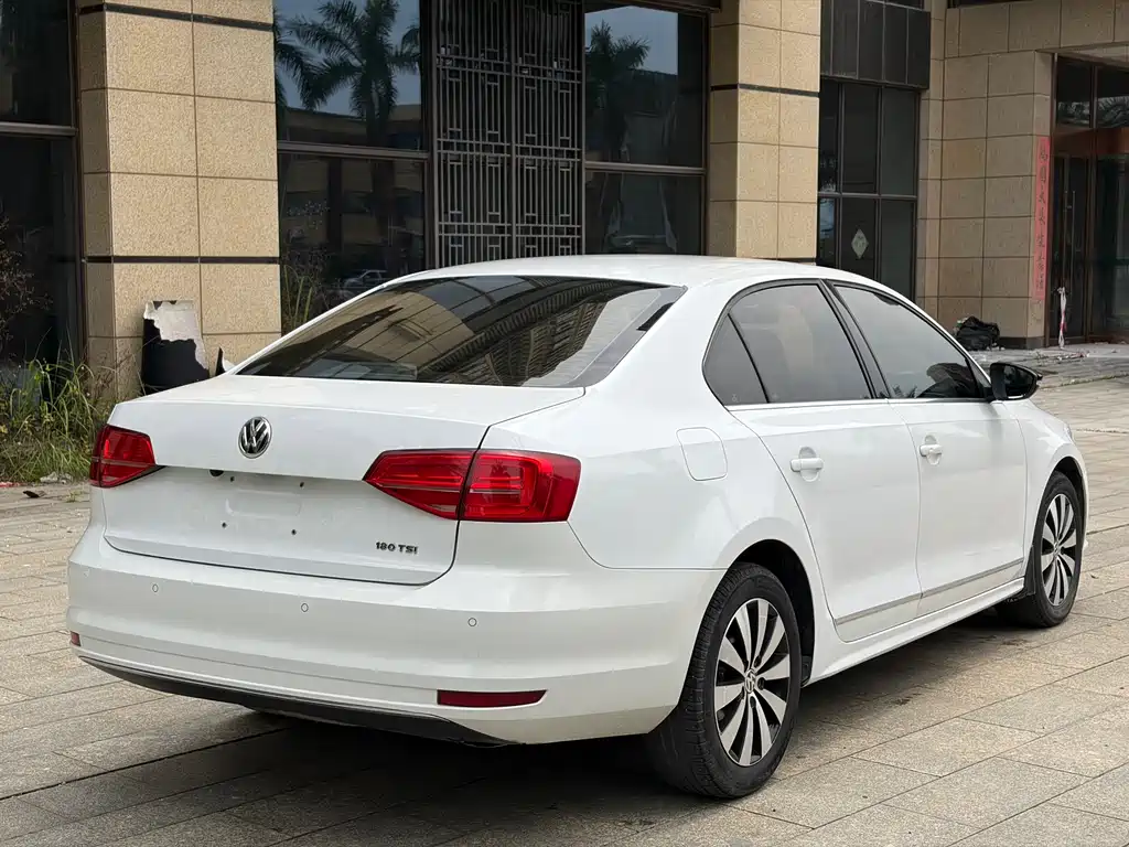 Volkswagen Sagitar 2017