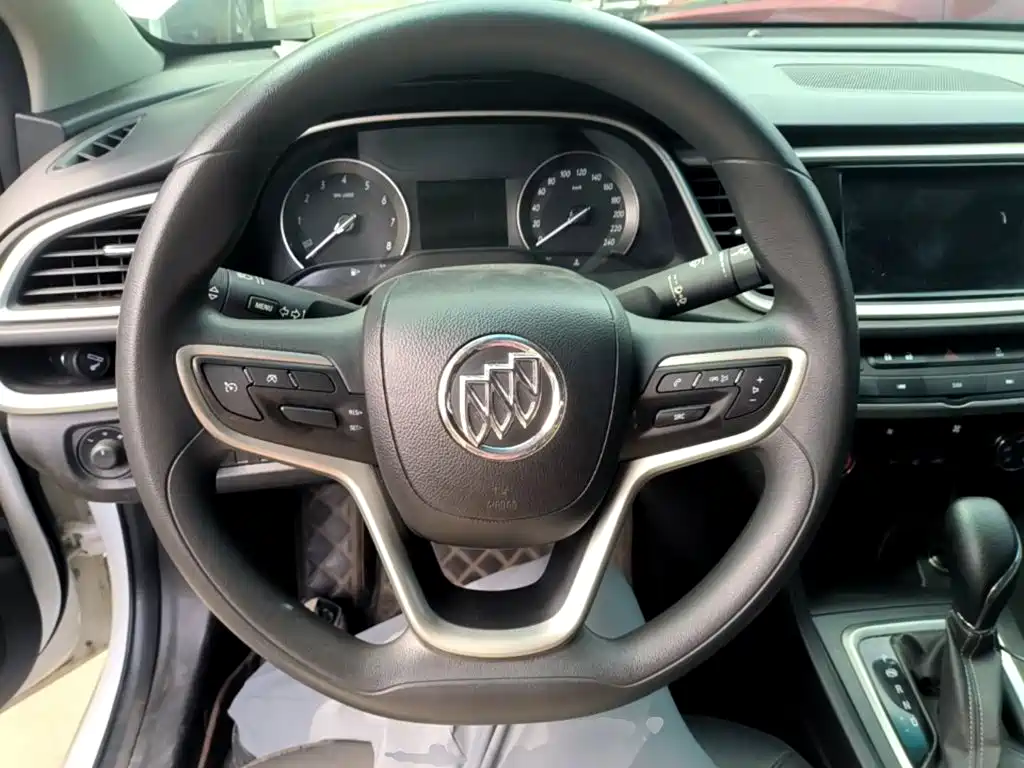 Buick Excelle 2021 — фото 11