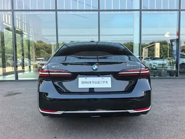 BMW 5 Series 2025