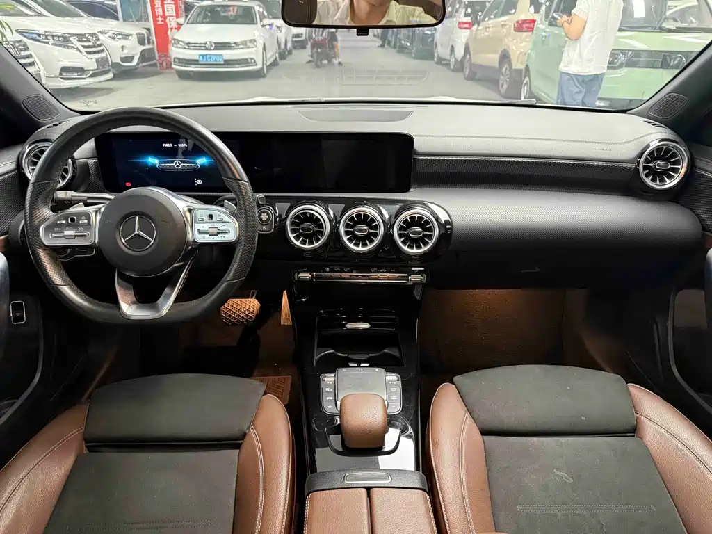 Mercedes-Benz A-Class 2021 — фото 7