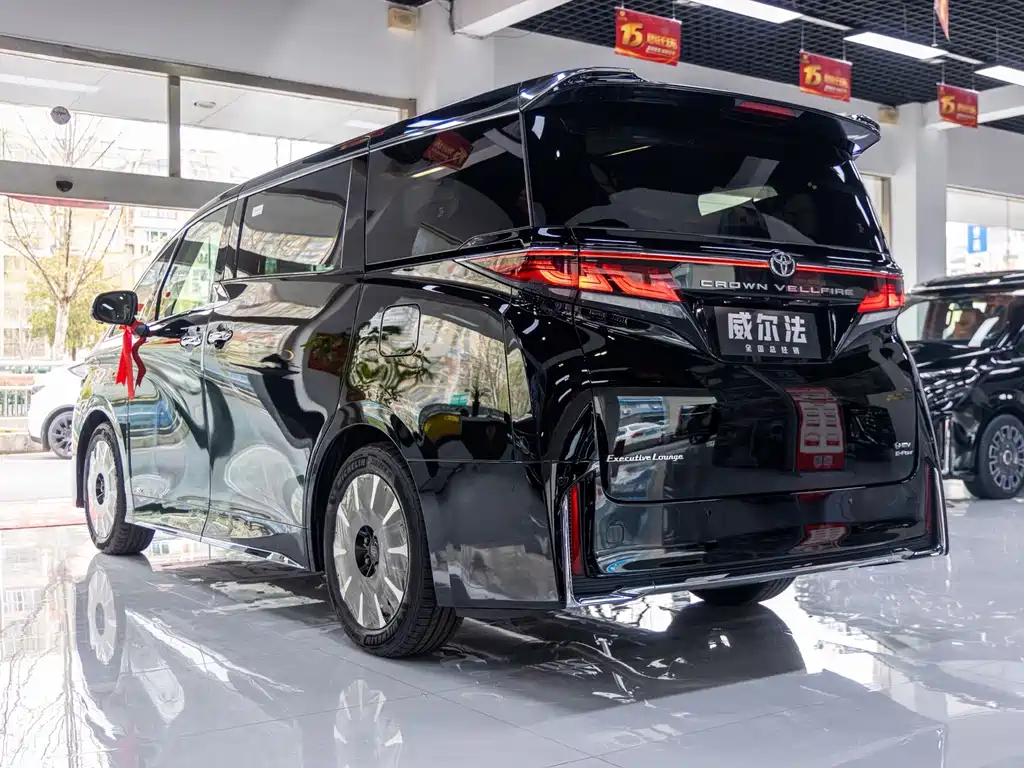 Toyota Vellfire — фото 11
