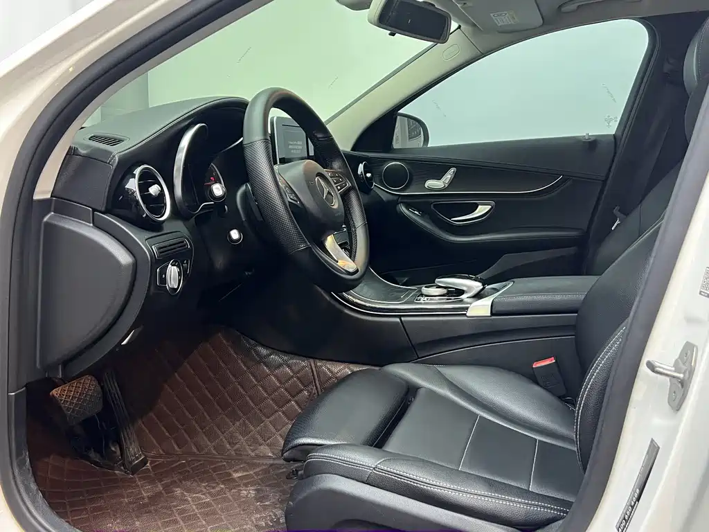 Mercedes-Benz C-Class 2018 — фото 10