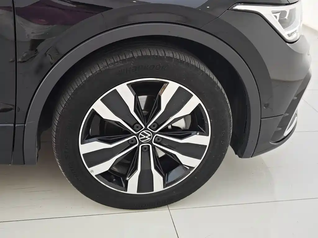Volkswagen Tiguan L 2023 — фото 13