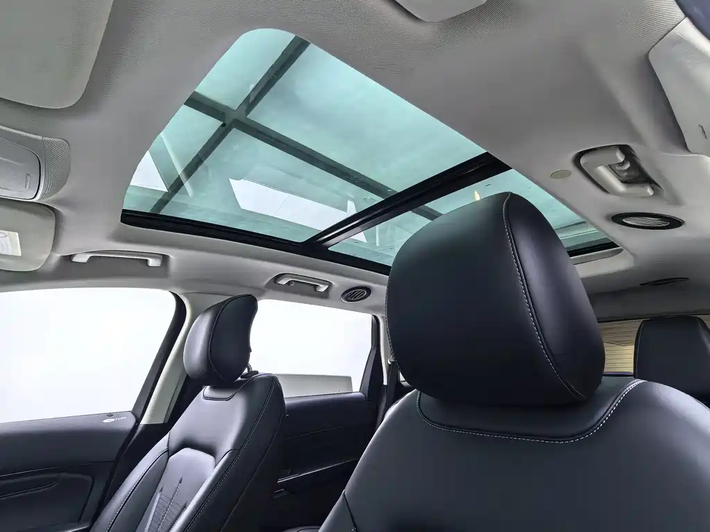 Ford Edge 2022 — фото 19