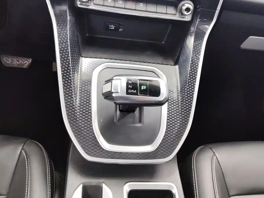 Haval M6 2021 — фото 16
