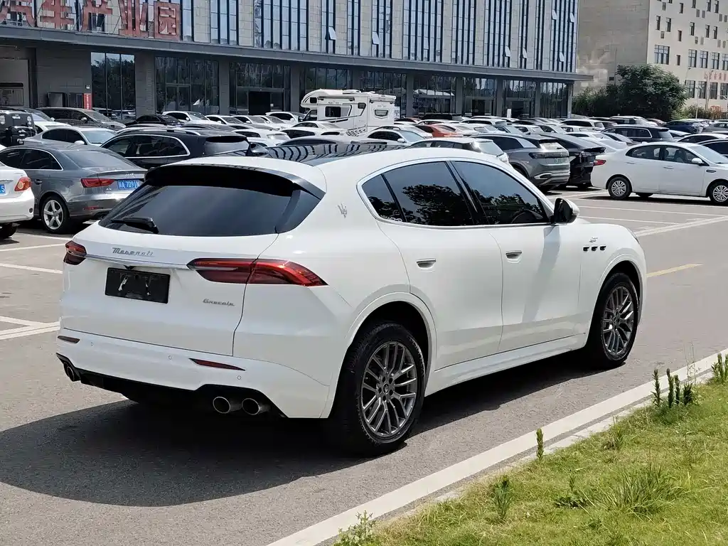 Maserati Grecale 2023
