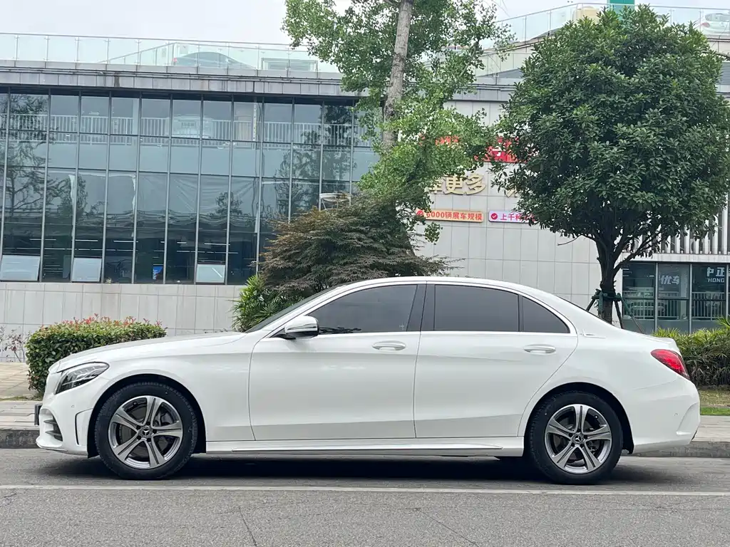 Mercedes-Benz C-Class 2020