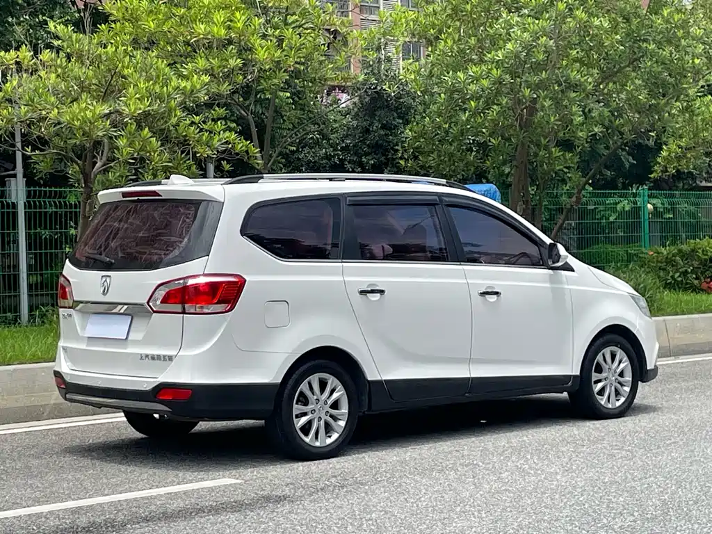 Baojun 730 2015
