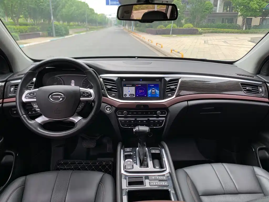 GAC Motor Trumpchi GS8 2017 — фото 11