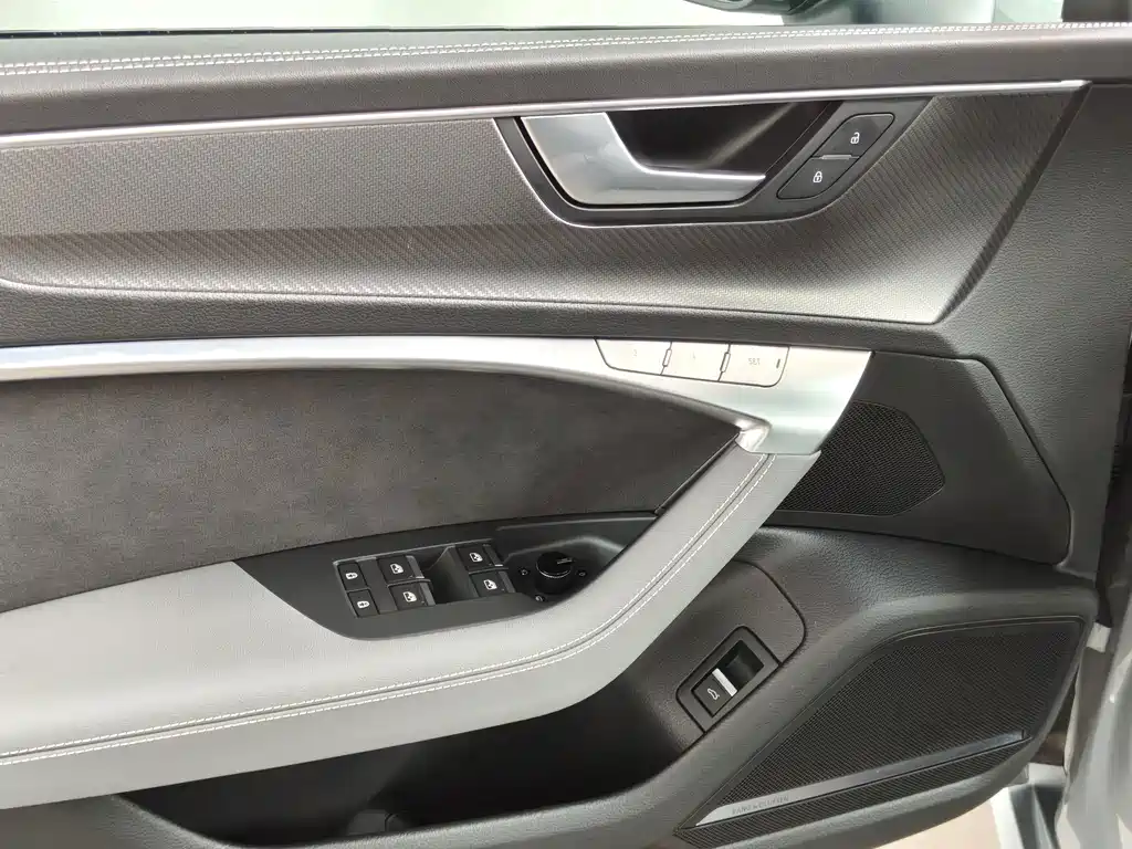 Audi A7L 2025 — фото 13