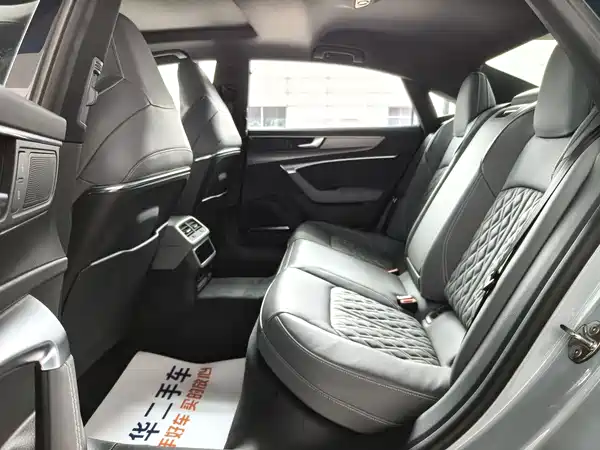 Audi A7L 2025