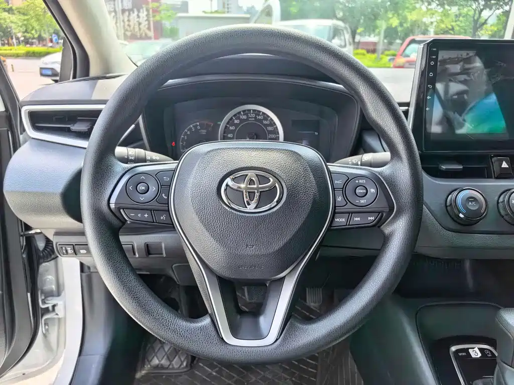 Toyota Corolla 2022 — фото 17