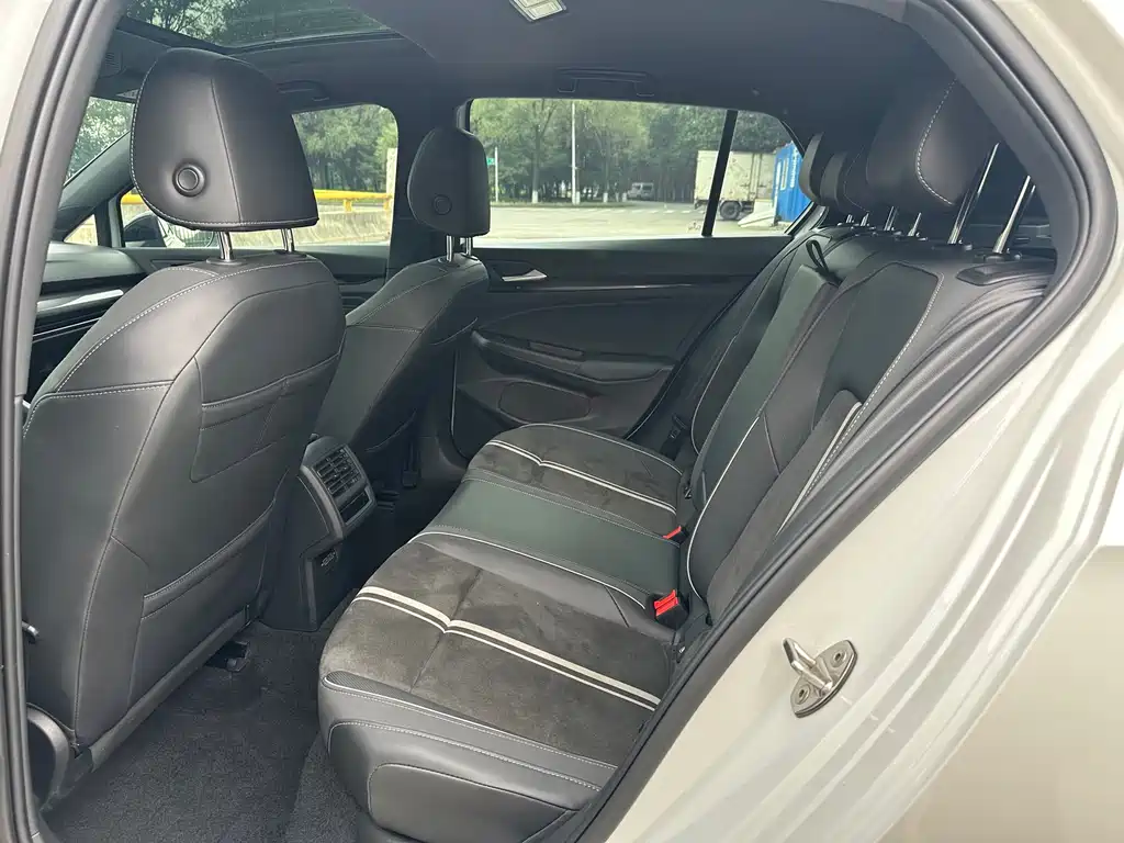 Volkswagen Golf 2022