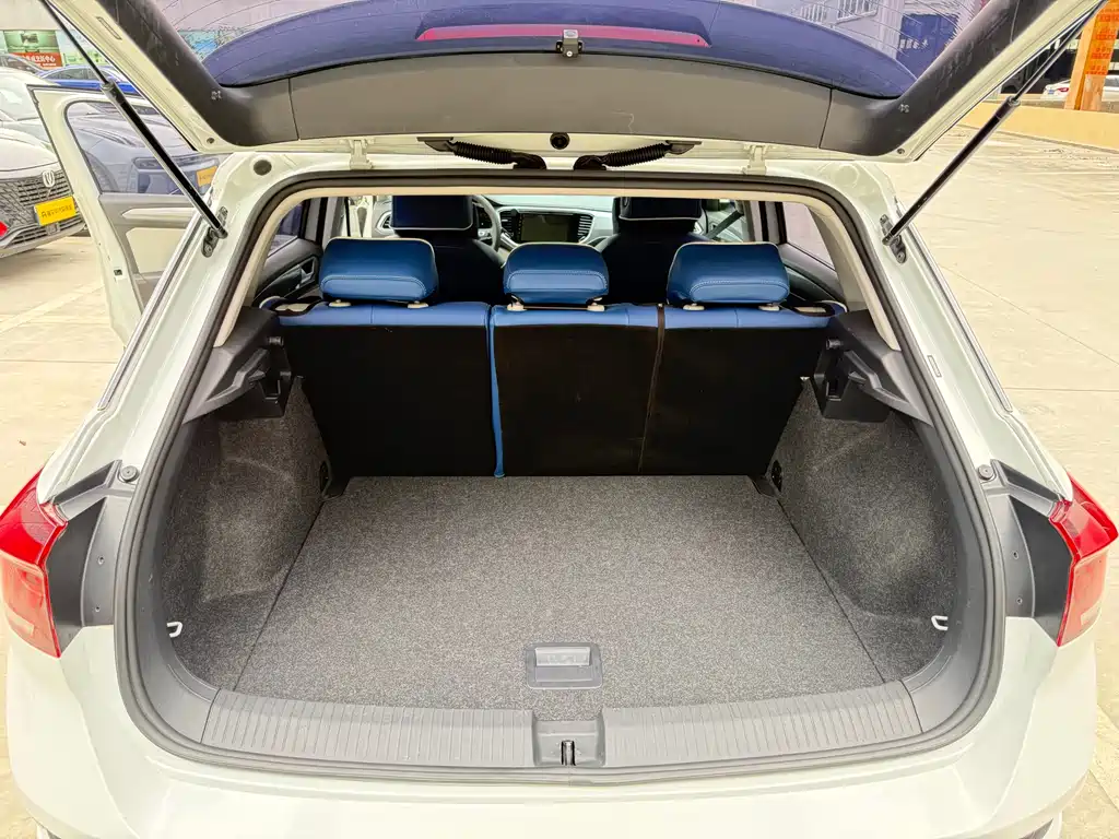 Volkswagen T-Roc 2018 — фото 12
