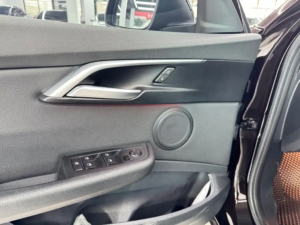BMW 1 Series 2019 — фото 15