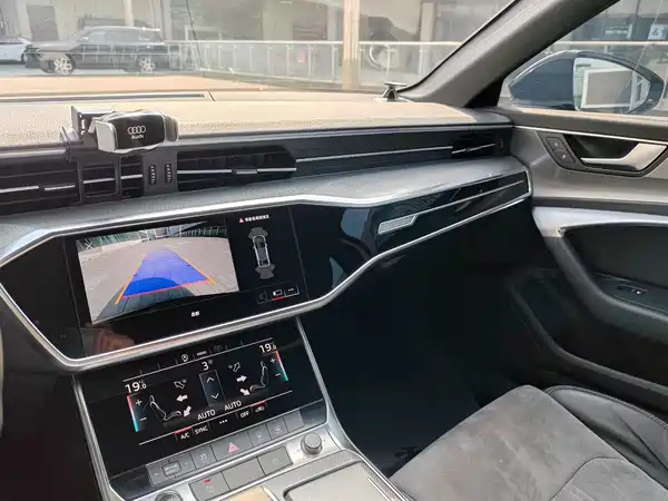 Audi A6L 2022
