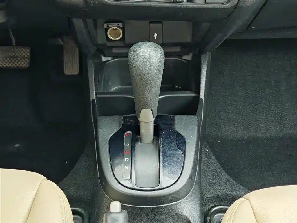 Honda Fit 2016 — фото 13