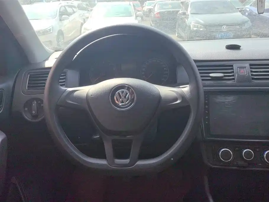 Volkswagen Santana 2018 — фото 15