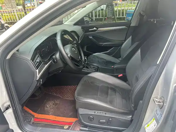 Volkswagen Sagitar 2021